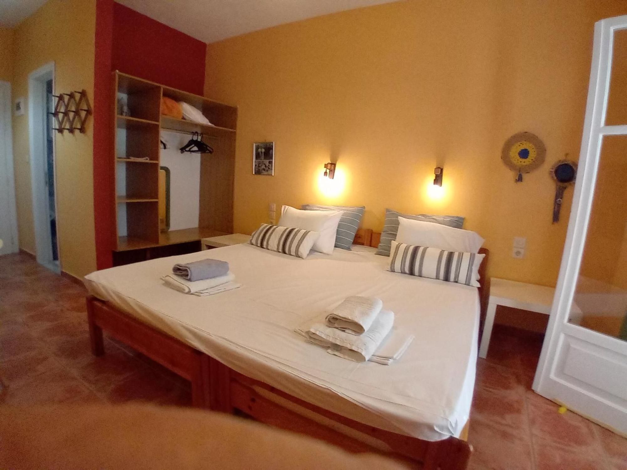 Villa Krini Skiathos Town Exterior photo